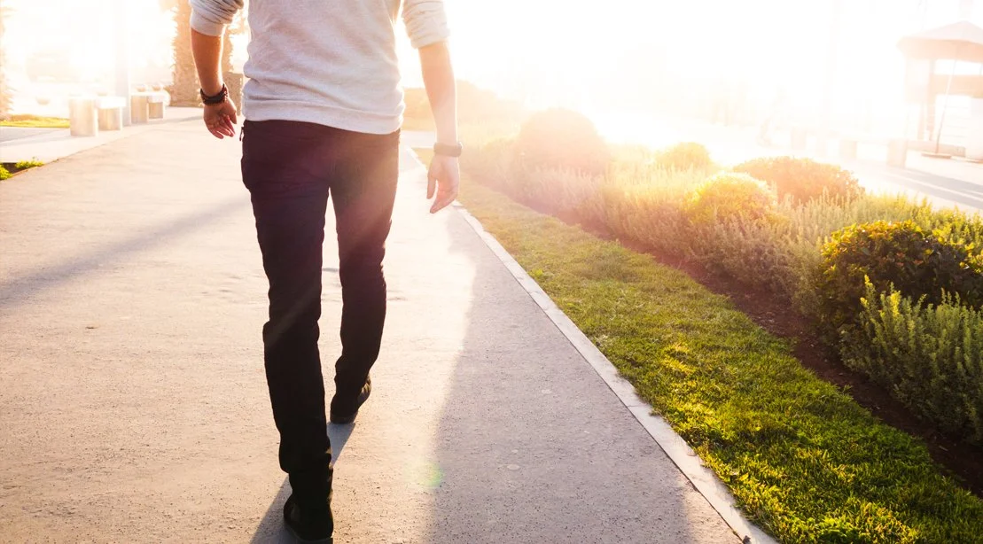 Brisk Interval Walking Once a Week May Offer Equal Benefits for Waist Reduction